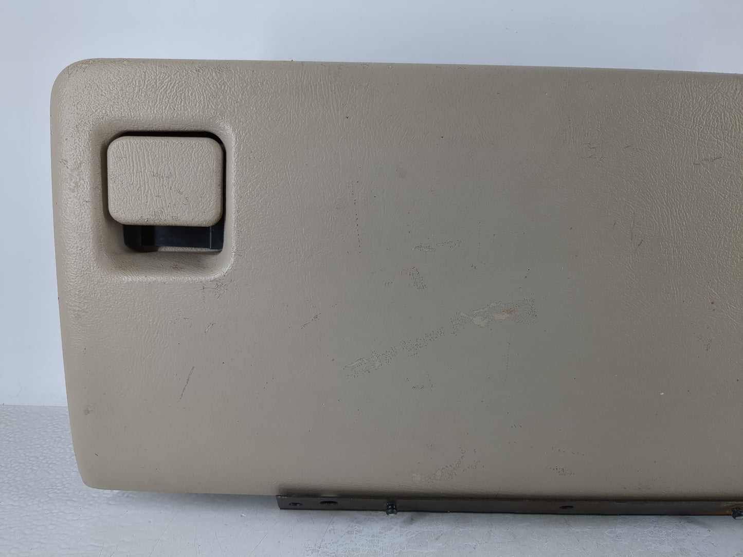 2005 Chevrolet Avalanche Passenger Glove Box Door Storage Compartment 1088282 - Oemusedautoparts1.com