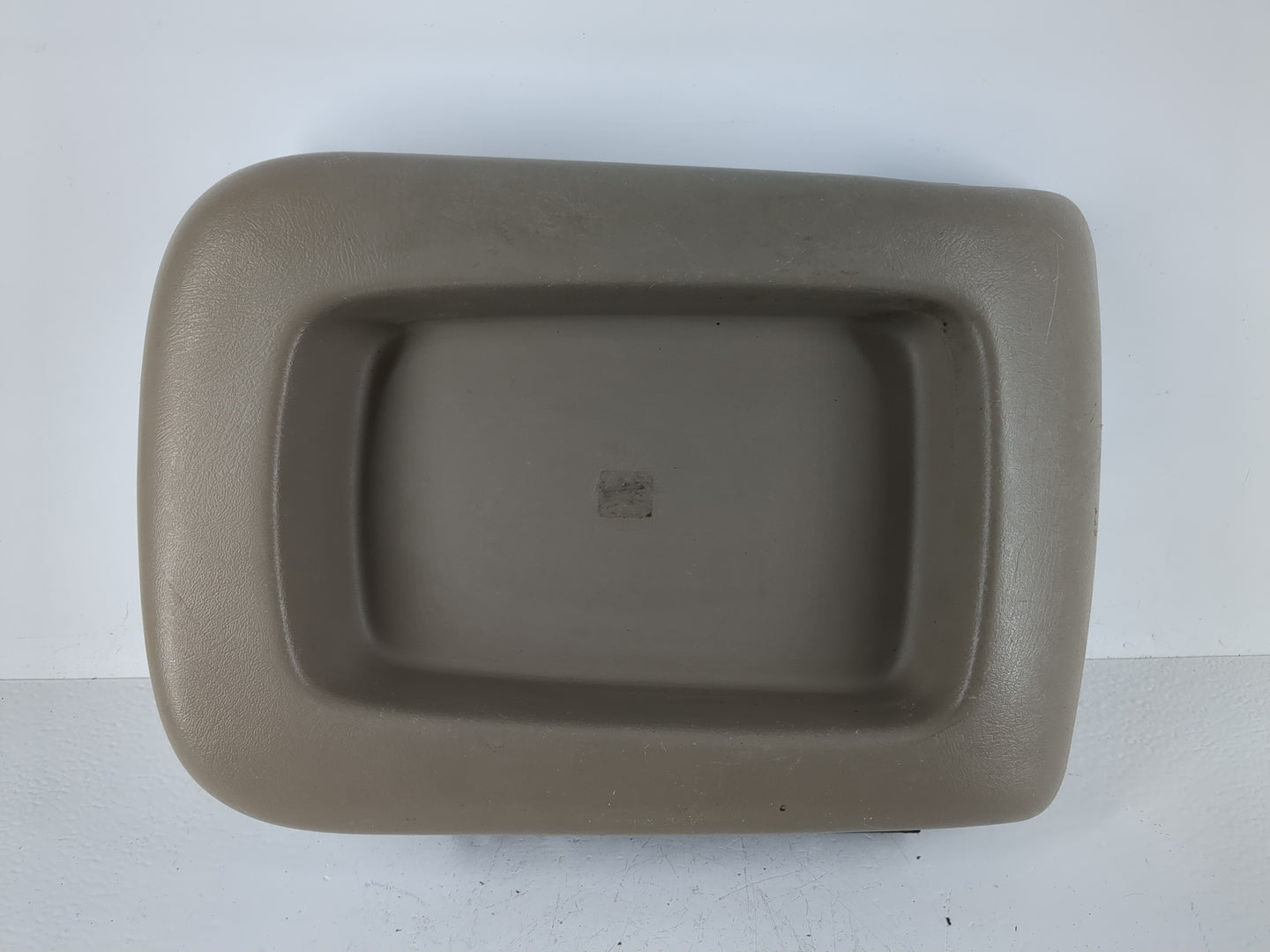 2003-2006 Chevrolet Avalanche Center Console Armrest Cover Lid Fits Fits 2003 2004 2005 2006 2007 OEM Used Auto Parts - Oemu