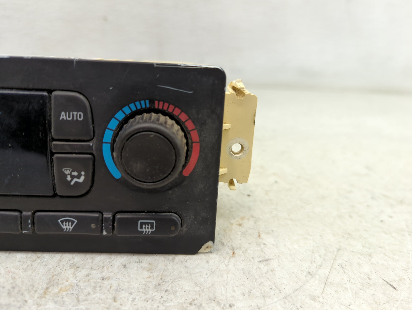 2005-2006 Chevrolet Avalanche Climate Control Module Temperature AC/Heater Replacement P/N:10367041 Fits Fits 2005 2006 2007