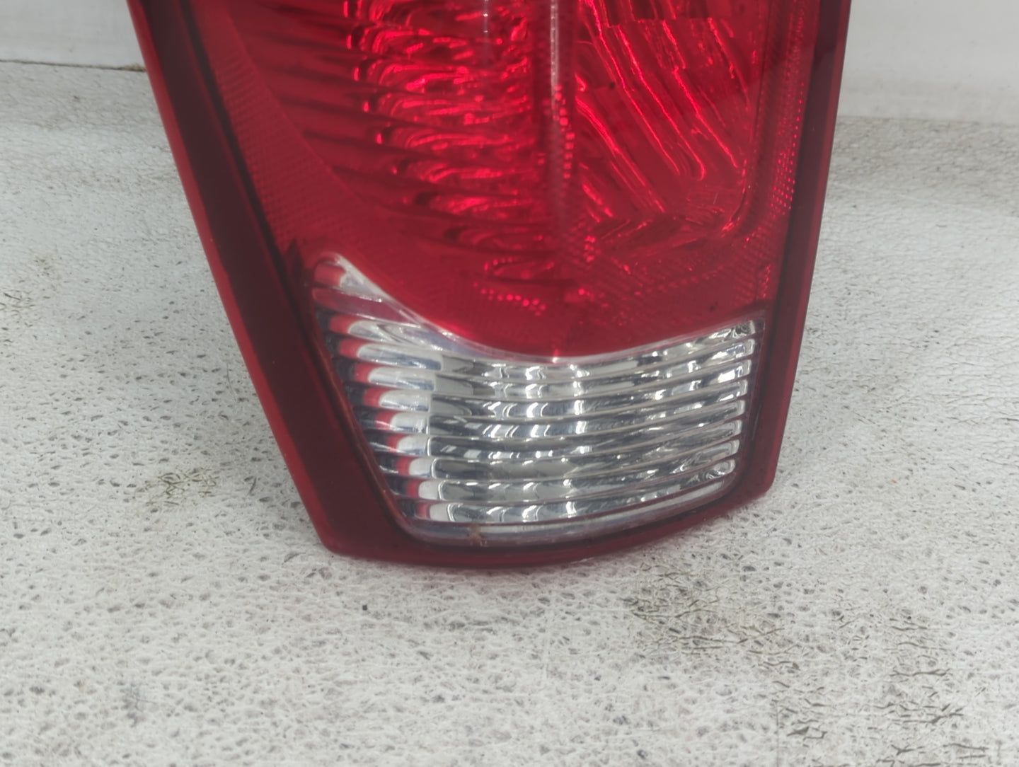 2002-2006 Chevrolet Avalanche Tail Light Assembly Driver Left OEM Fits Fits 2002 2003 2004 2005 2006 OEM Used Auto Parts - O