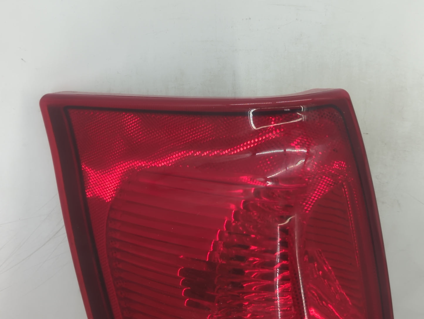 2002-2006 Chevrolet Avalanche Tail Light Assembly Driver Left OEM Fits Fits 2002 2003 2004 2005 2006 OEM Used Auto Parts - O