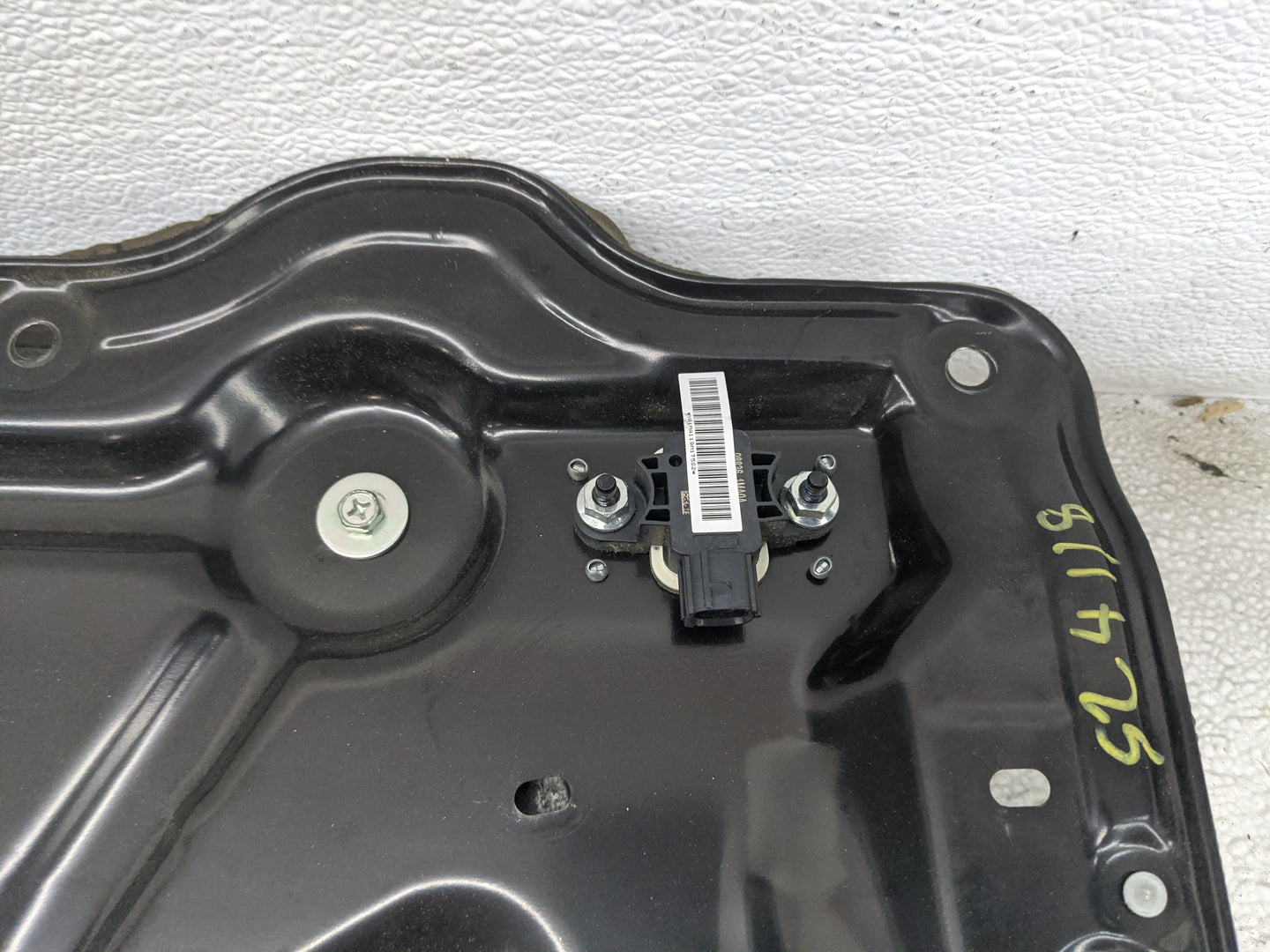 Chevrolet Avalanche Used Window Regulator Passenger Front - Oemusedautoparts1.com