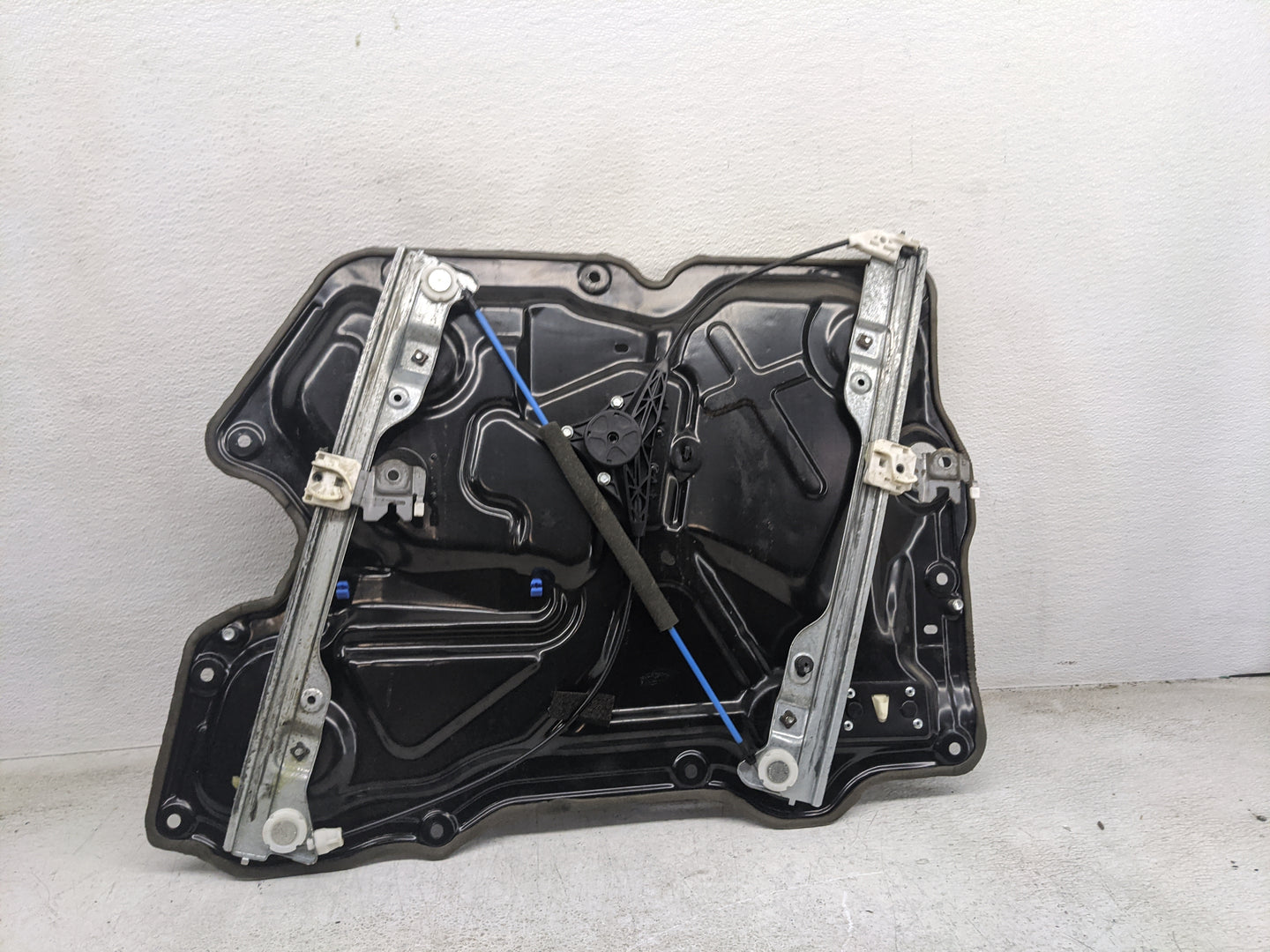 Chevrolet Avalanche Used Window Regulator Passenger Front - Oemusedautoparts1.com
