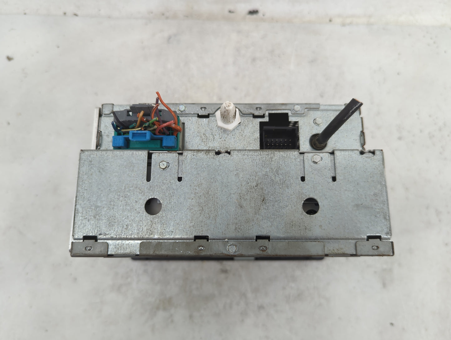 Chevrolet Avalanche Radio Cd Changer 10359577|21003405 - Oemusedautoparts1.com