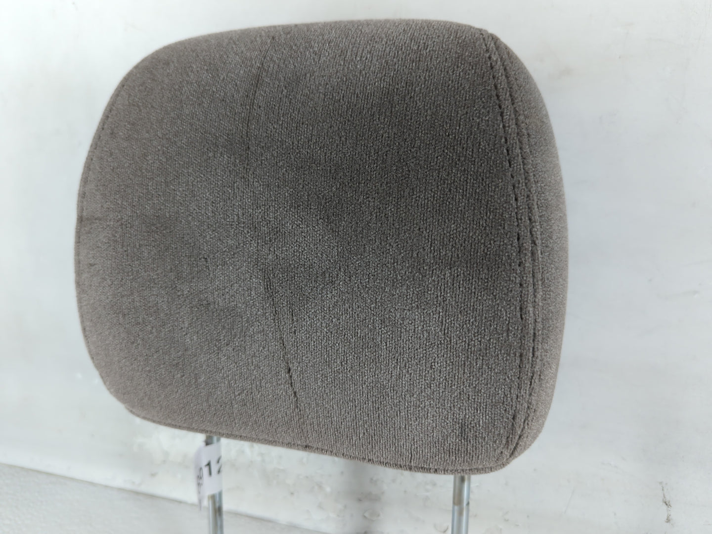 2005 Chevrolet Avalanche Headrest Head Rest Front Driver Passenger Seat Fits OEM Used Auto Parts - Oemusedautoparts1.com