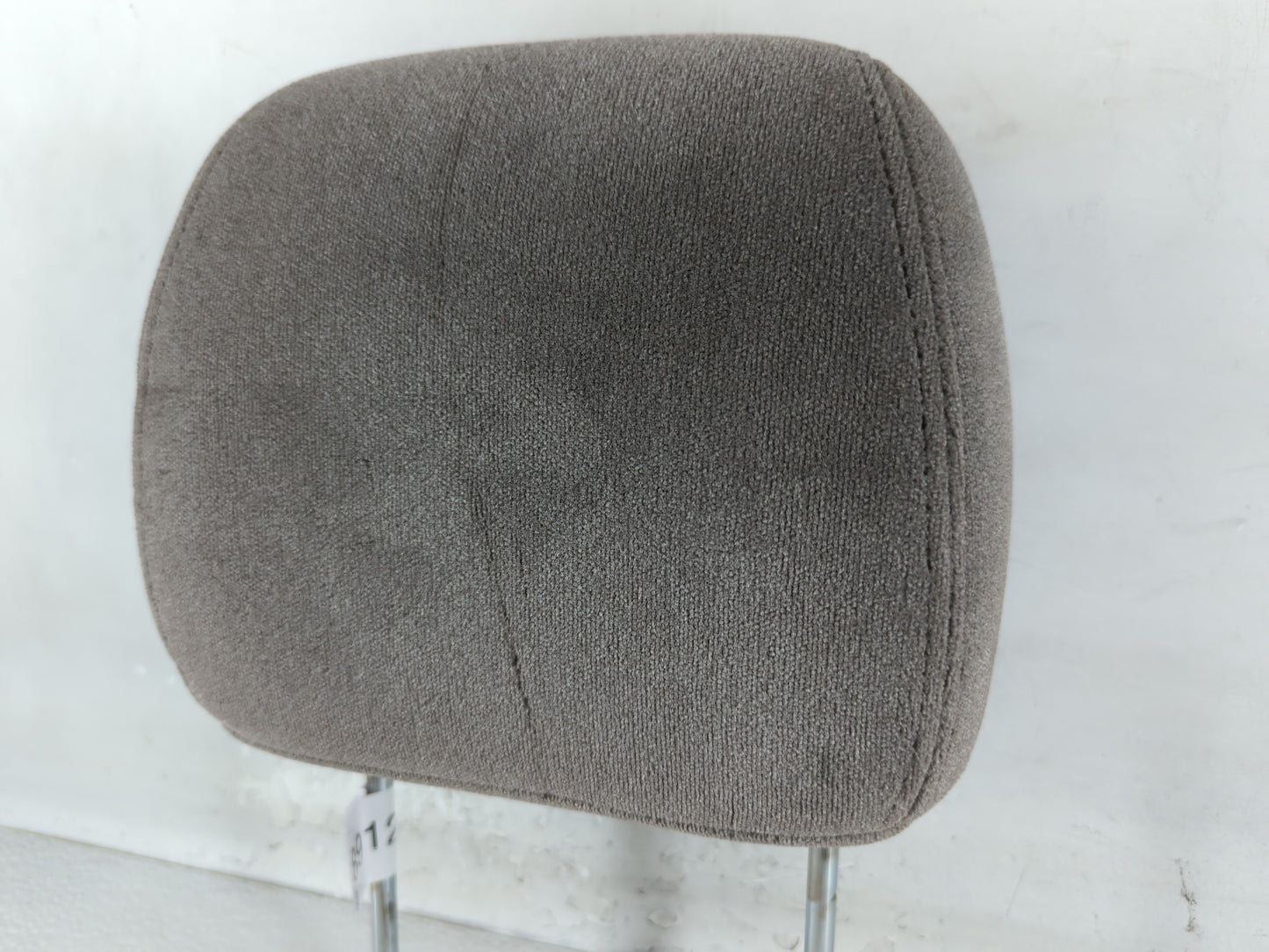 2005 Chevrolet Avalanche Headrest Head Rest Front Driver Passenger Seat Fits OEM Used Auto Parts - Oemusedautoparts1.com