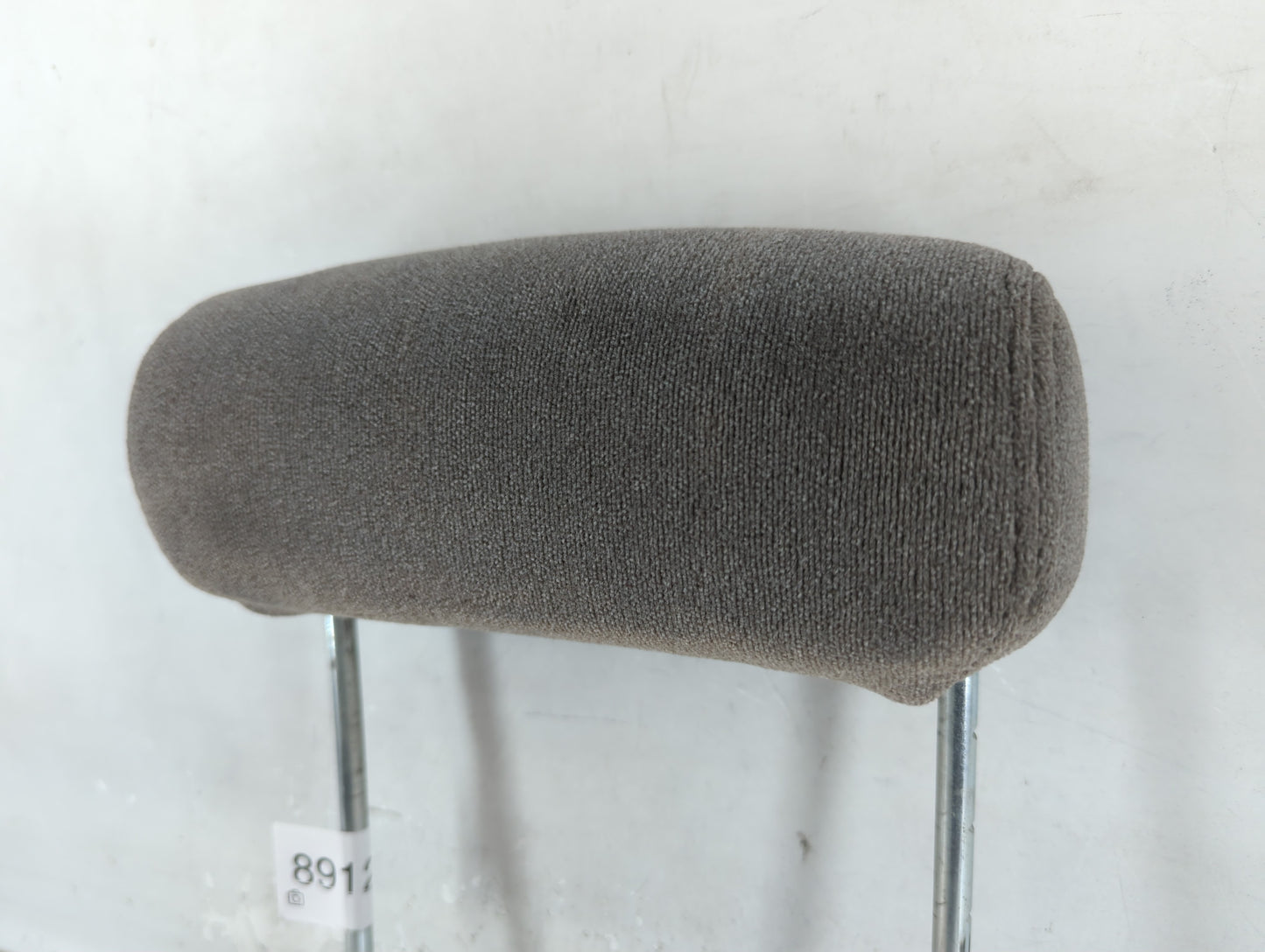 2005 Chevrolet Avalanche Headrest Head Rest Rear Seat Fits OEM Used Auto Parts - Oemusedautoparts1.com
