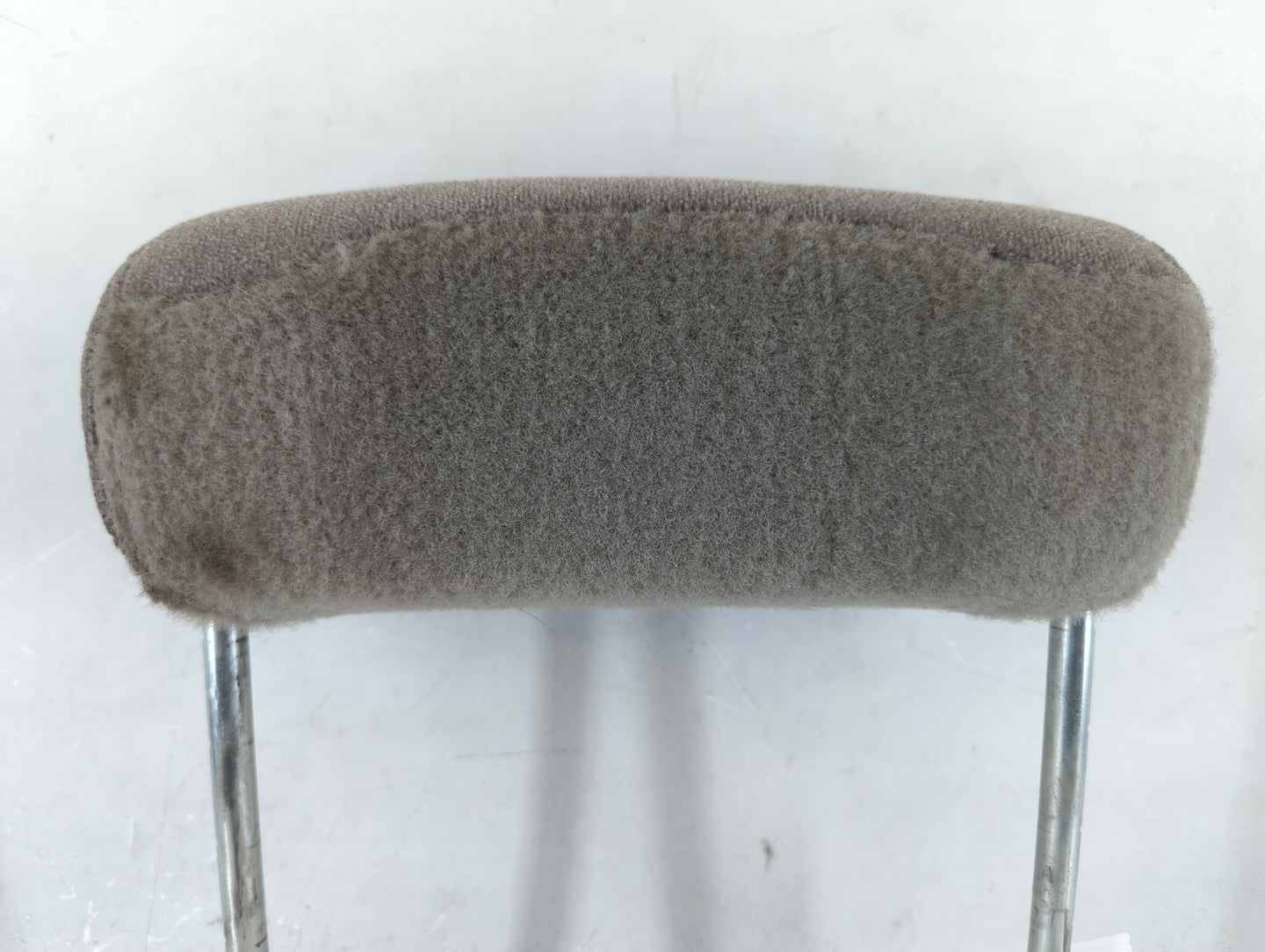 2005 Chevrolet Avalanche Headrest Head Rest Rear Seat Fits OEM Used Auto Parts - Oemusedautoparts1.com