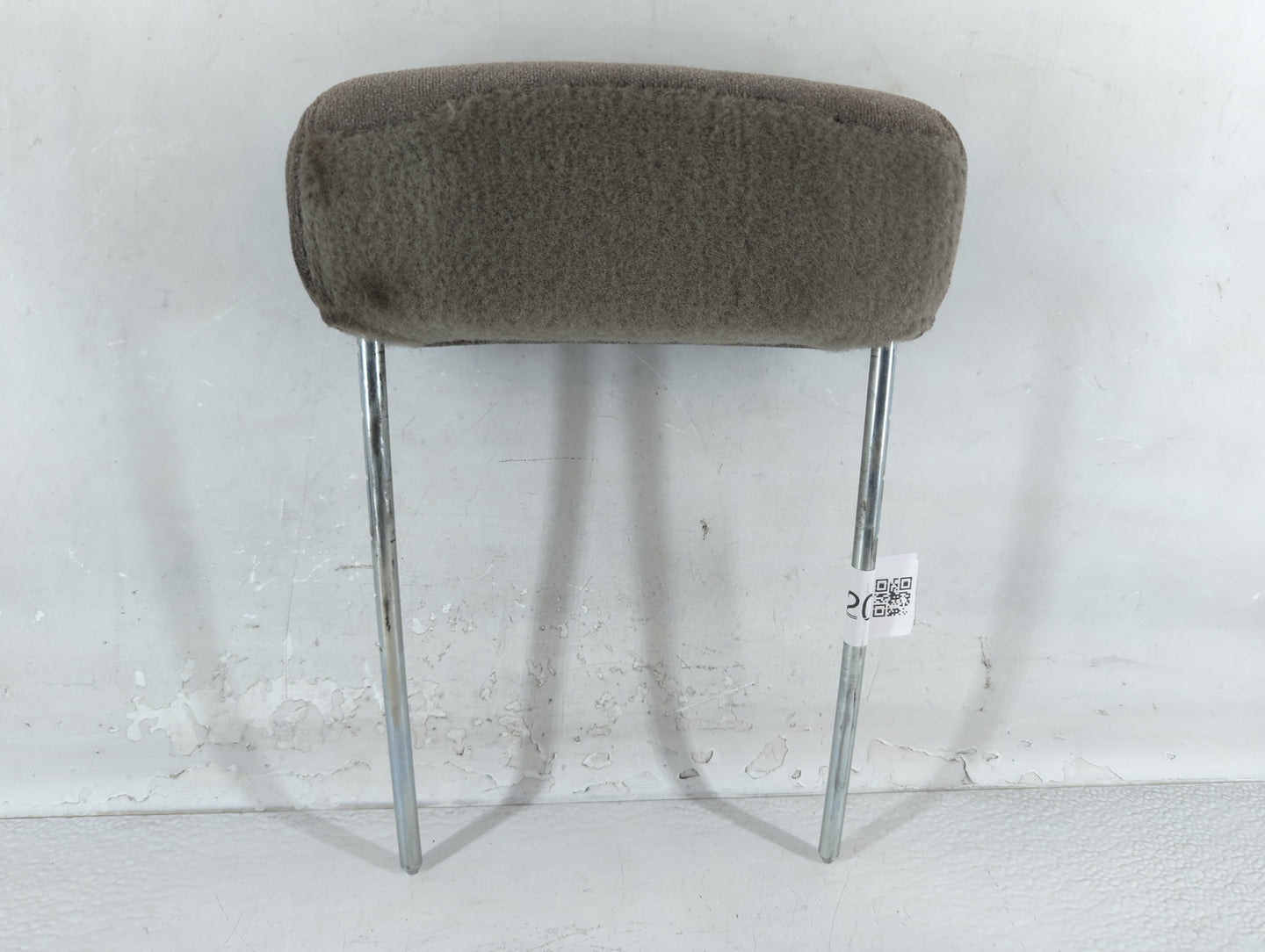 2005 Chevrolet Avalanche Headrest Head Rest Rear Seat Fits OEM Used Auto Parts - Oemusedautoparts1.com
