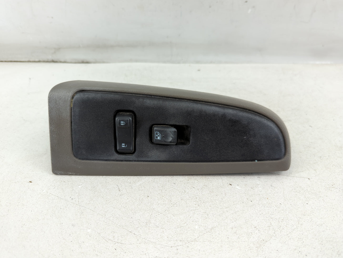2005 Chevrolet Avalanche Passenger Right Power Window Switch - Oemusedautoparts1.com