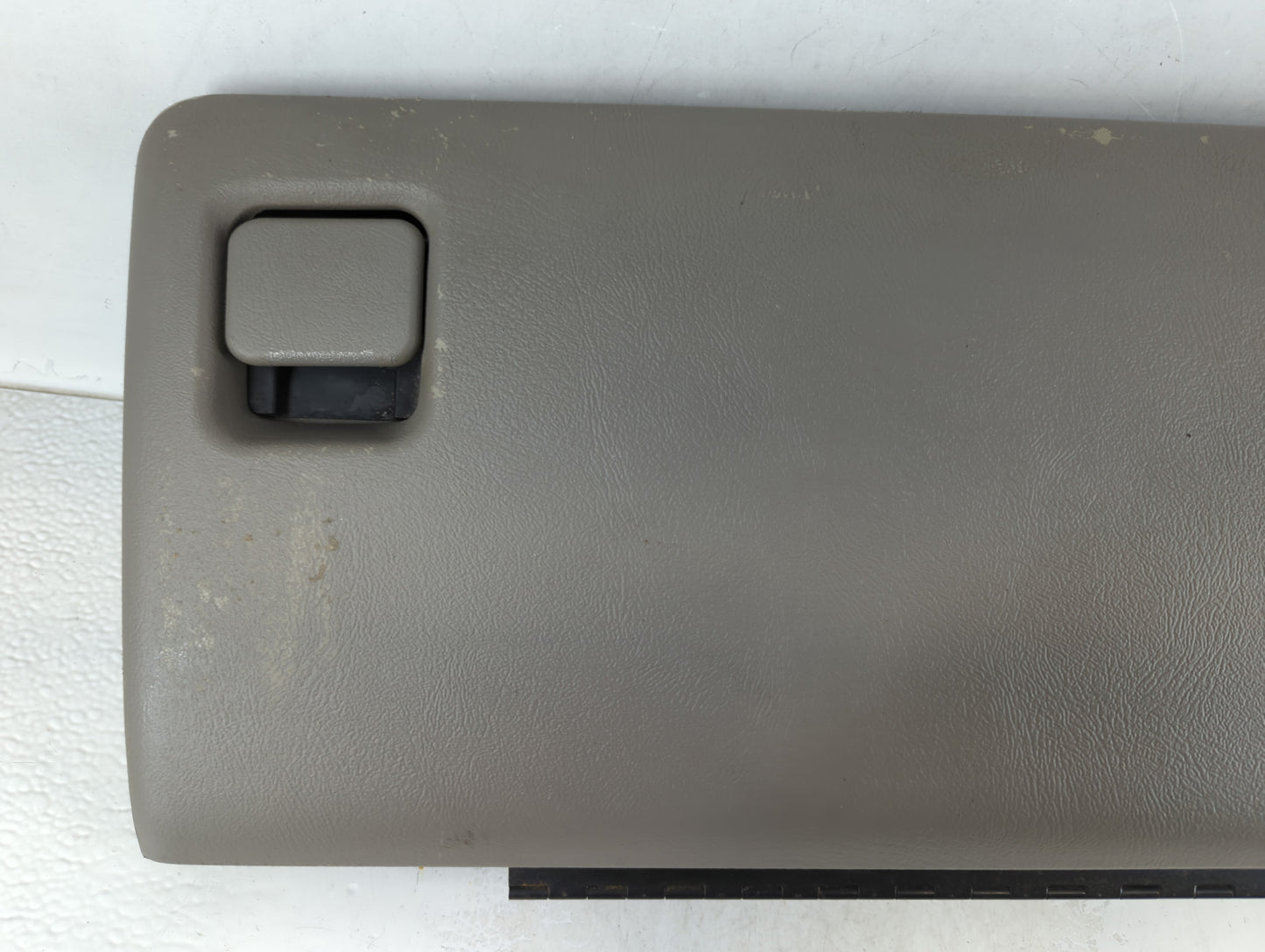 2005 Chevrolet Avalanche Passenger Glove Box Door Storage Compartment 891286 - Oemusedautoparts1.com