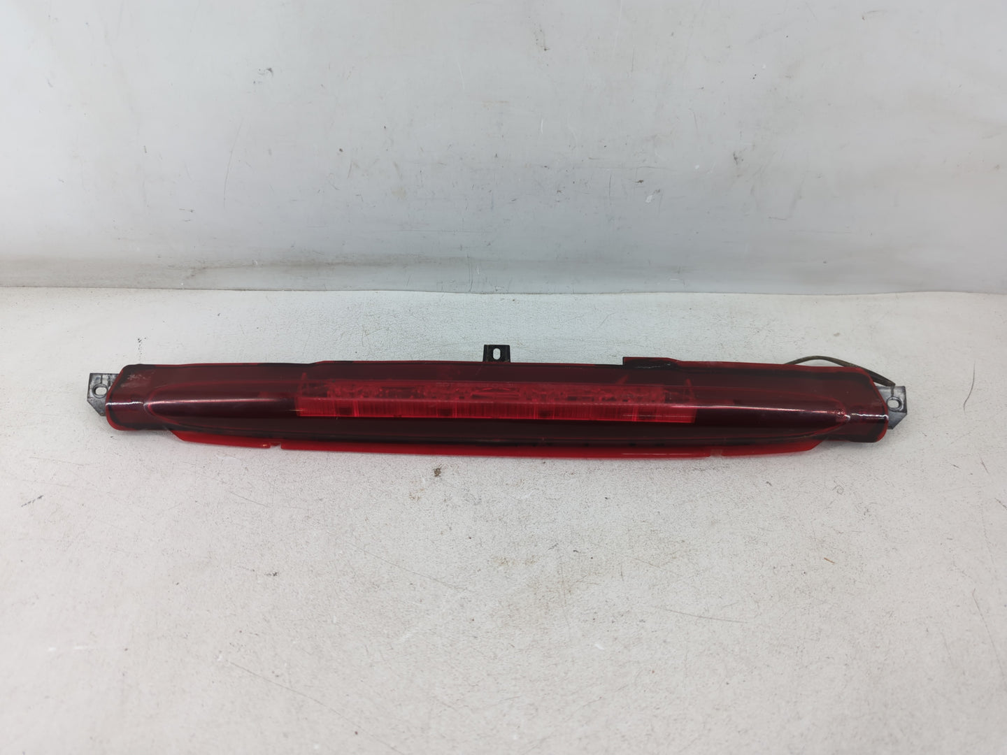 2005 Chevrolet Avalanche Third Brake Light Tail Light Fits OEM Used Auto Parts - Oemusedautoparts1.com