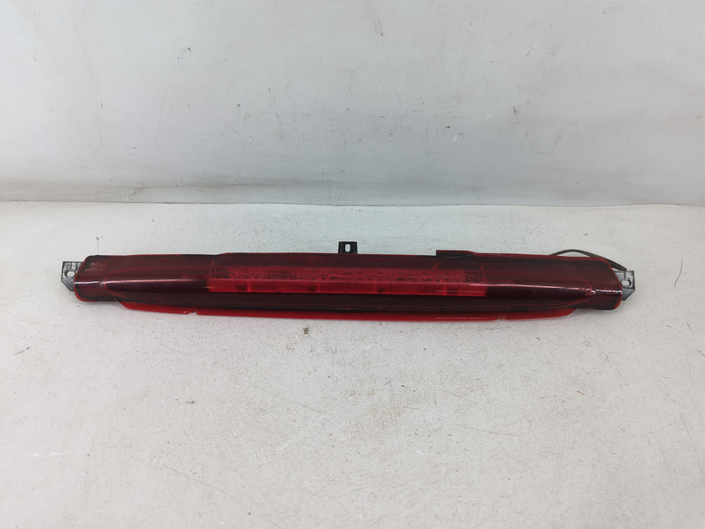 2005 Chevrolet Avalanche Third Brake Light Tail Light Fits OEM Used Auto Parts - Oemusedautoparts1.com