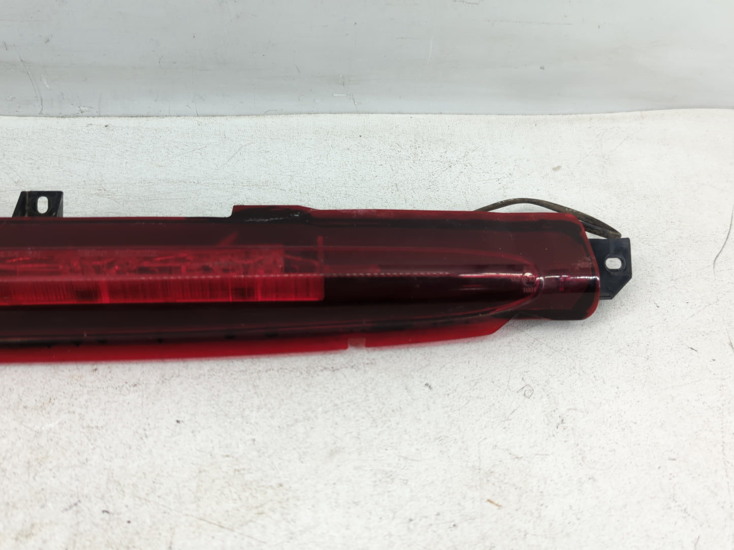 2005 Chevrolet Avalanche Third Brake Light Tail Light Fits OEM Used Auto Parts - Oemusedautoparts1.com