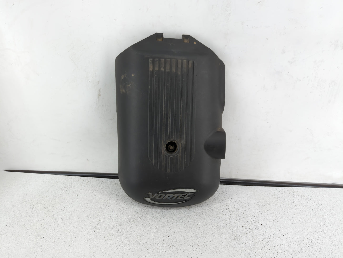 2005 Chevrolet Avalanche 1500 Engine Cover - Oemusedautoparts1.com