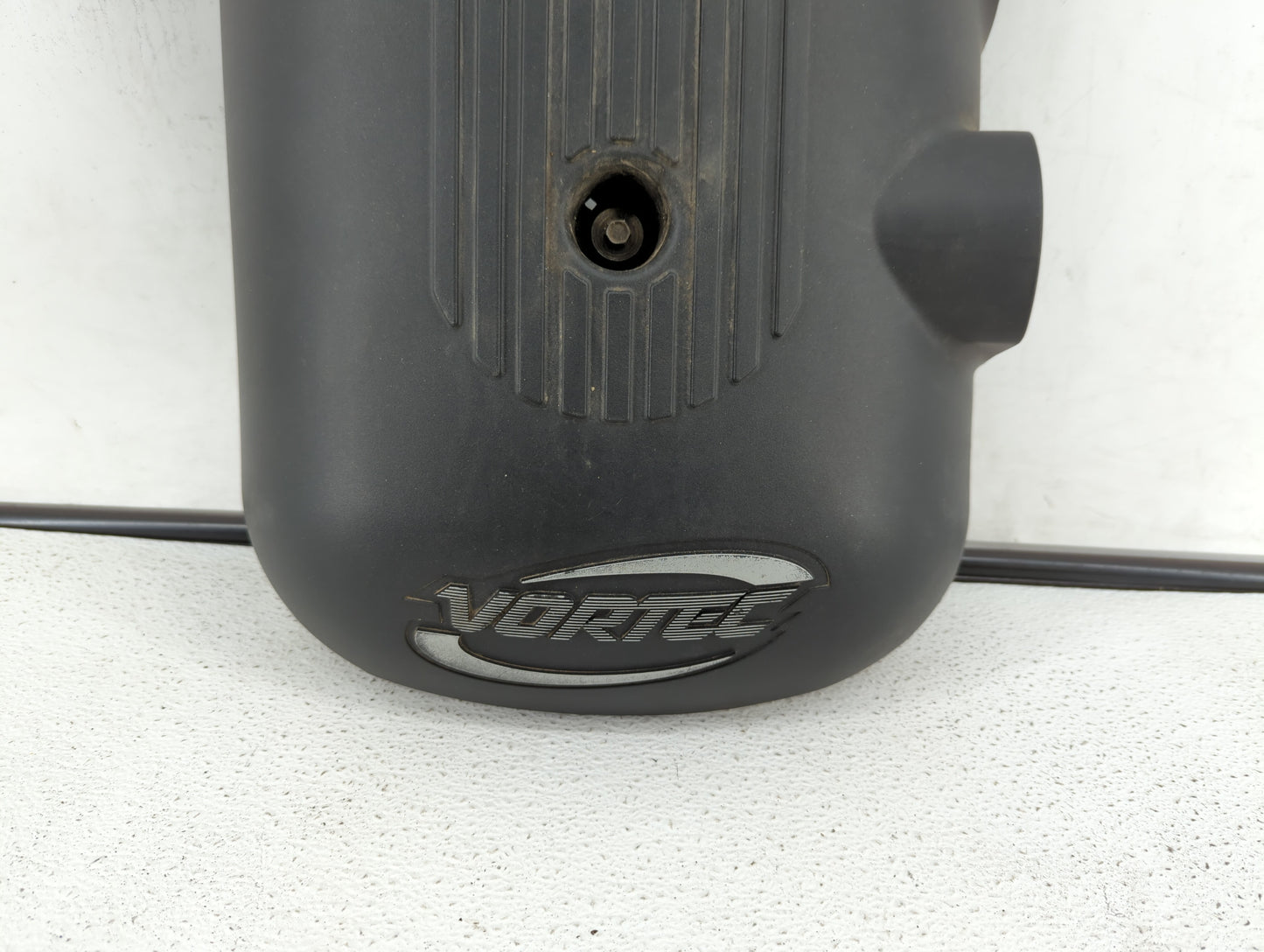 2005 Chevrolet Avalanche 1500 Engine Cover - Oemusedautoparts1.com