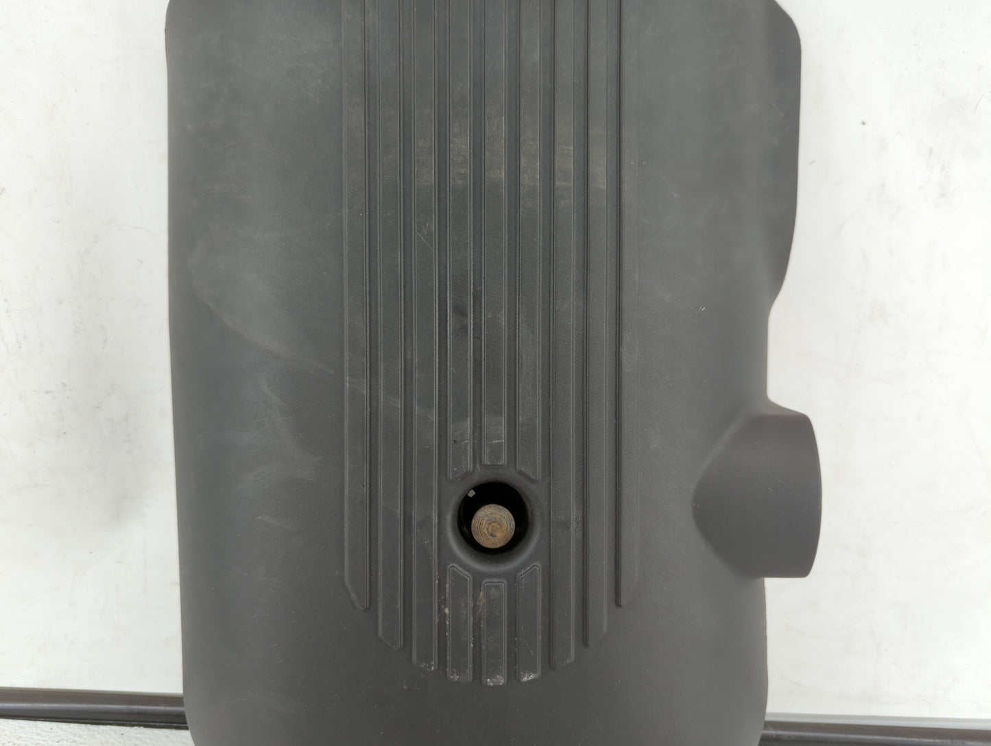 2005 Chevrolet Avalanche 1500 Engine Cover - Oemusedautoparts1.com