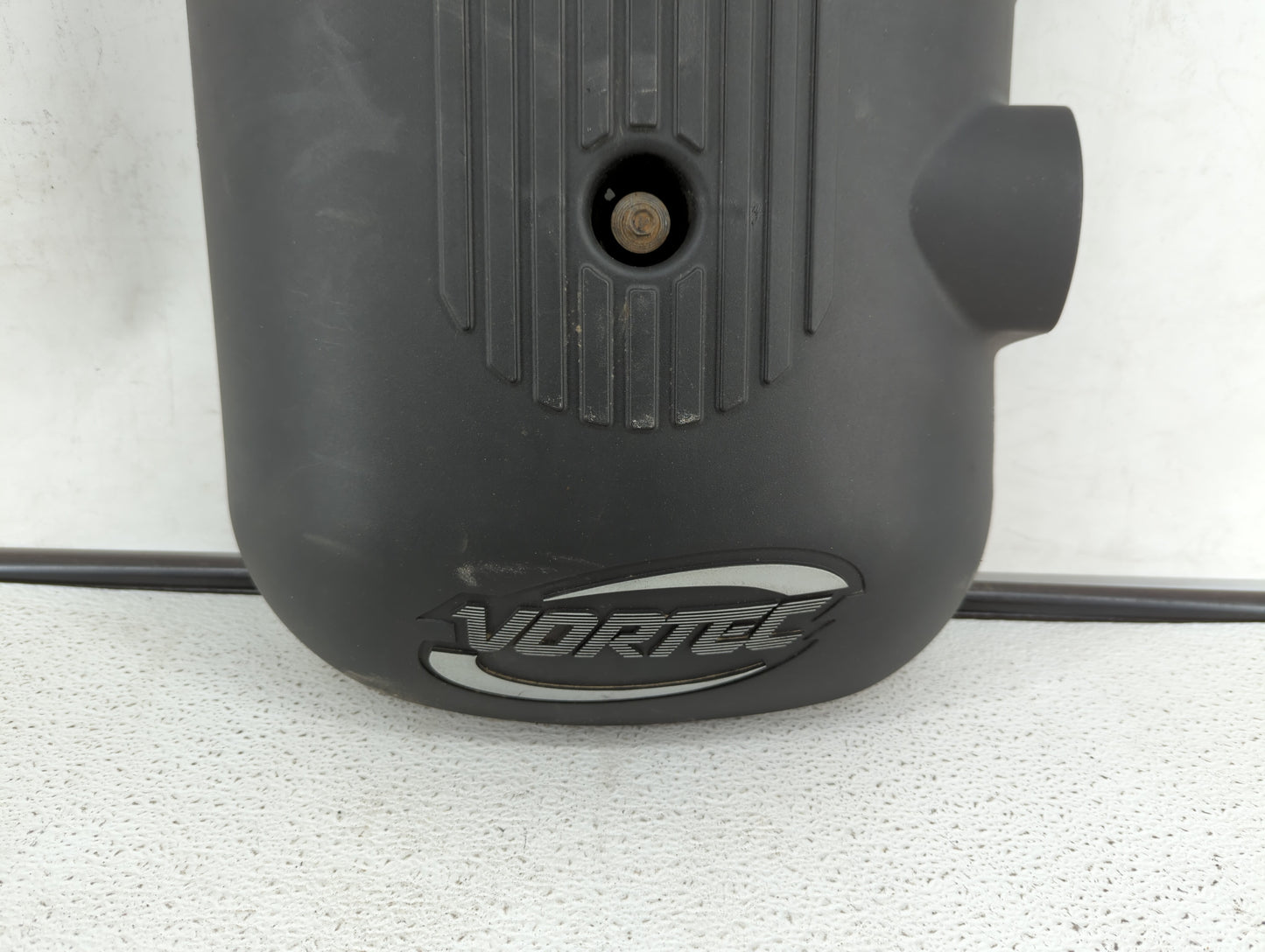 2005 Chevrolet Avalanche 1500 Engine Cover - Oemusedautoparts1.com