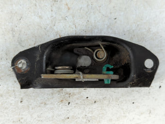 compare product 2005 Chevrolet Avalanche 1500 Taillight latch