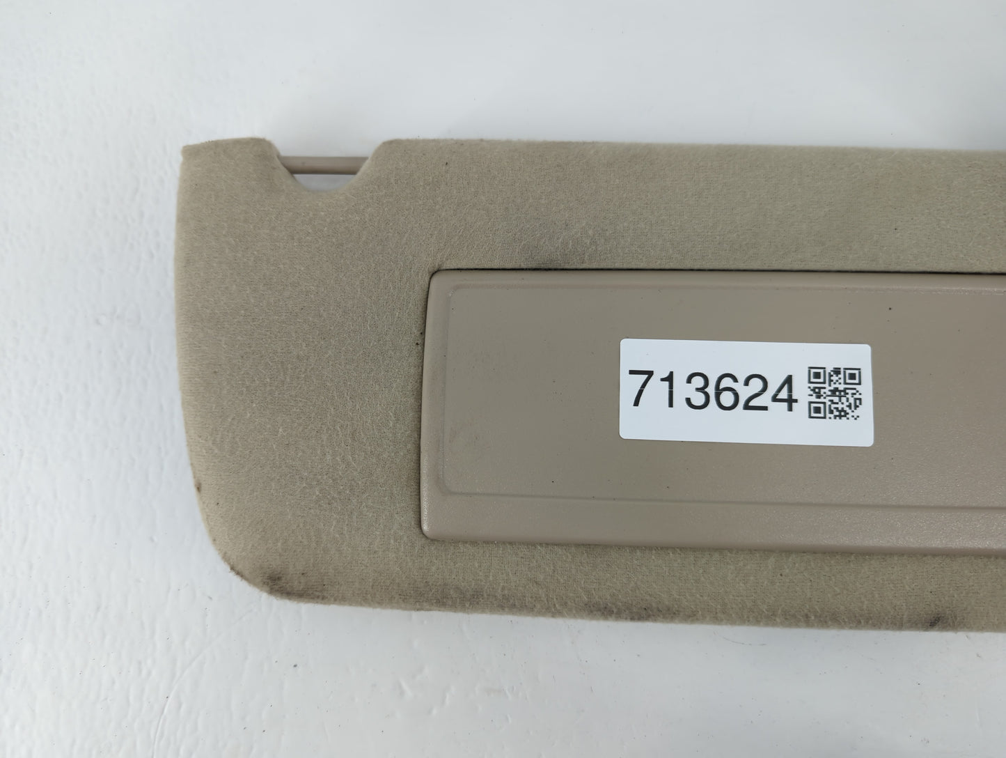 2004-2005 Chevrolet Avalanche 1500 Sun Visor Shade Replacement Passenger Right Mirror Fits Fits 2004 2005 OEM Used Auto Part