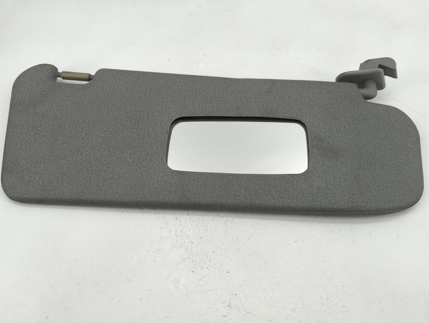 2004-2005 Chevrolet Aveo Sun Visor Shade Replacement Passenger Right Mirror Fits Fits 2004 2005 OEM Used Auto Parts - Oemuse