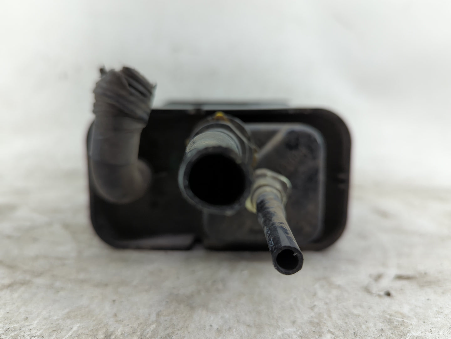 2005 Chevrolet Aveo Fuel Vapor Charcoal Canister - Oemusedautoparts1.com