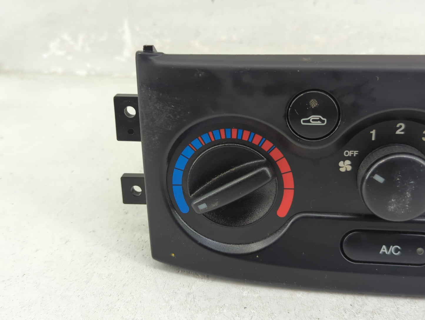 2004-2006 Chevrolet Aveo Climate Control Module Temperature AC/Heater Replacement P/N:4H26 Fits OEM Used Auto Parts - Oemuse