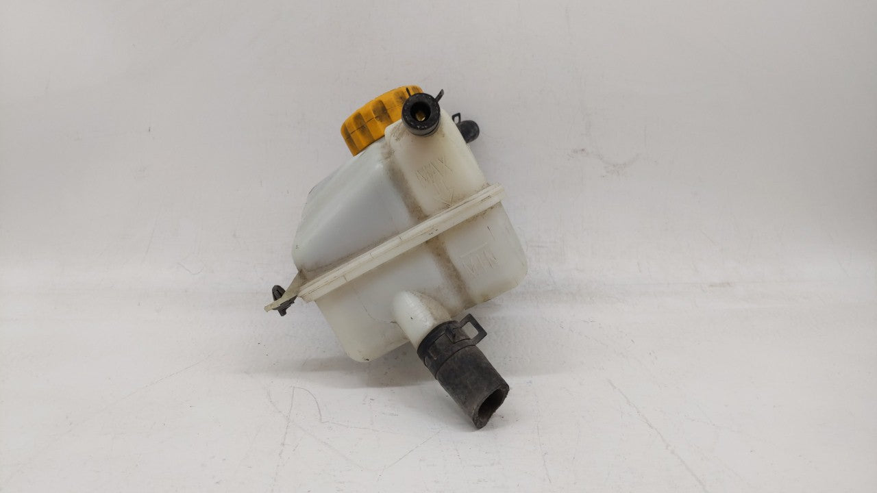 2004-2006 Chevrolet Aveo Windshield Washer Fluid Reservoir Bottle Oem - Oemusedautoparts1.com