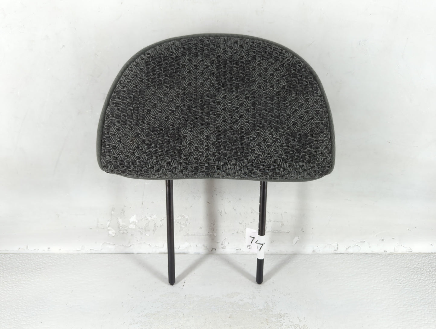 2004-2006 Chevrolet Aveo Headrest Head Rest Front Driver Passenger Seat Fits Fits 2004 2005 2006 OEM Used Auto Parts - Oemus