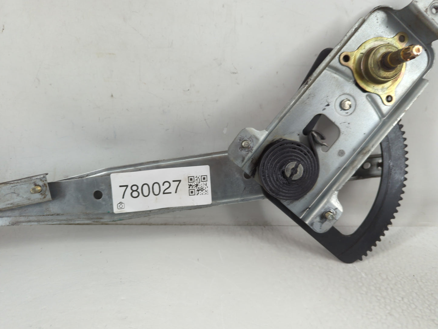2004-2011 Chevrolet Aveo Used Window Regulator Passenger Front - Oemusedautoparts1.com