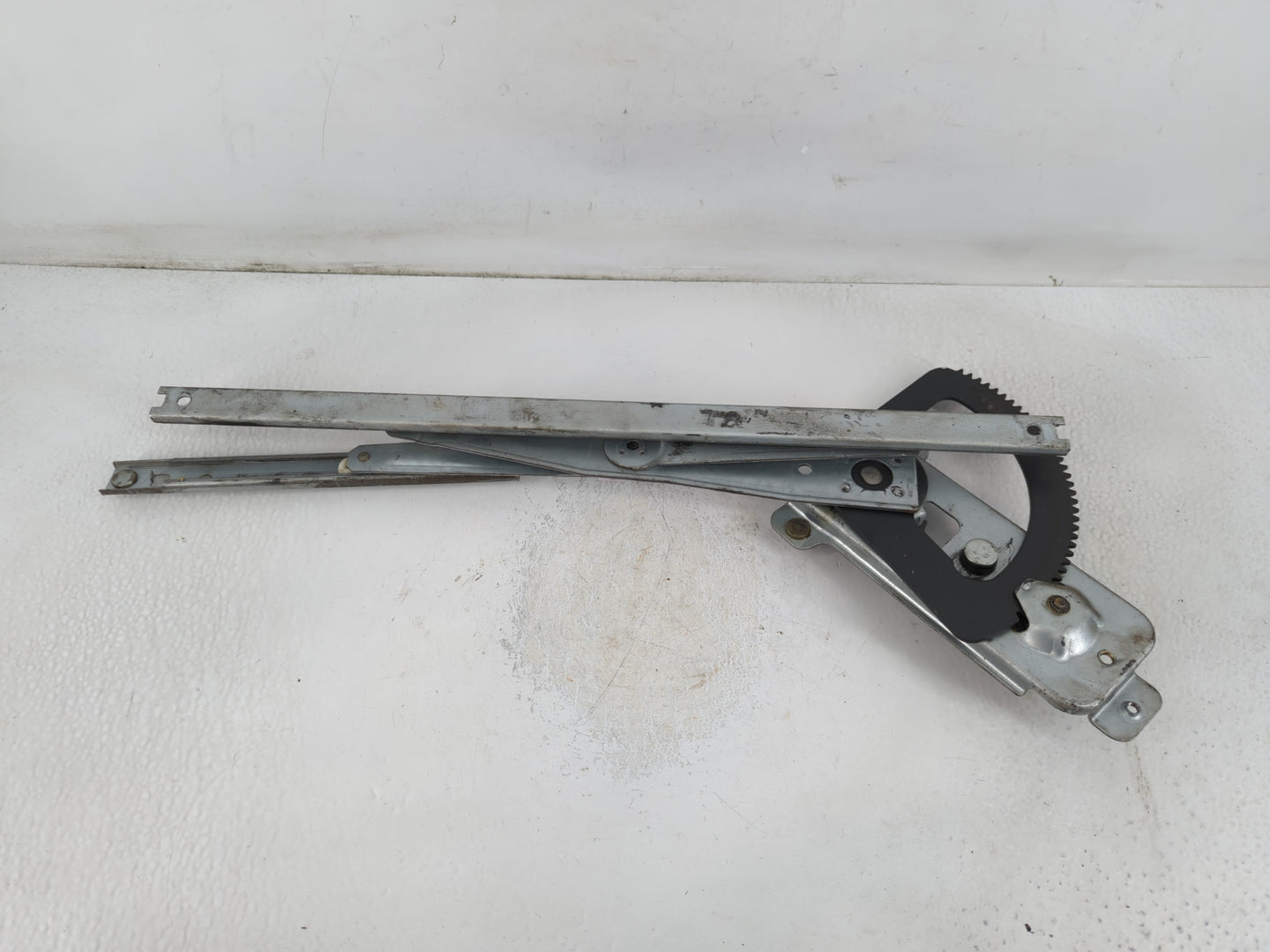 2004-2011 Chevrolet Aveo Window Regulator Passenger Front - Oemusedautoparts1.com