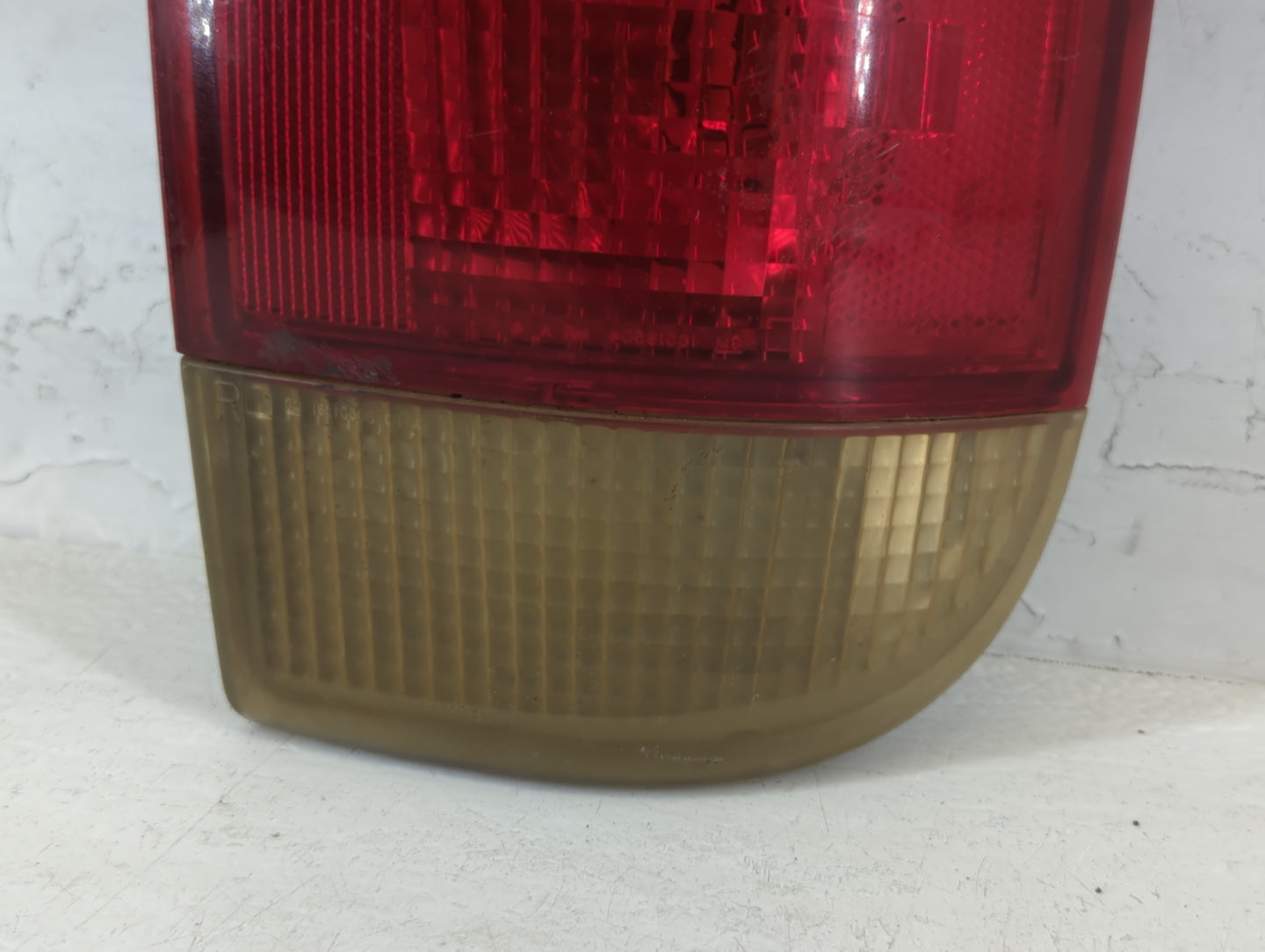 1995-2005 Chevrolet Blazer Tail Light Assembly Passenger Right OEM P/N:16518500A Fits OEM Used Auto Parts - Oemusedautoparts