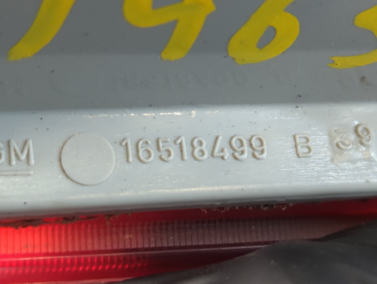 1995-2005 Chevrolet Blazer Tail Light Assembly Driver Left OEM P/N:16518499B Fits OEM Used Auto Parts - Oemusedautoparts1.co