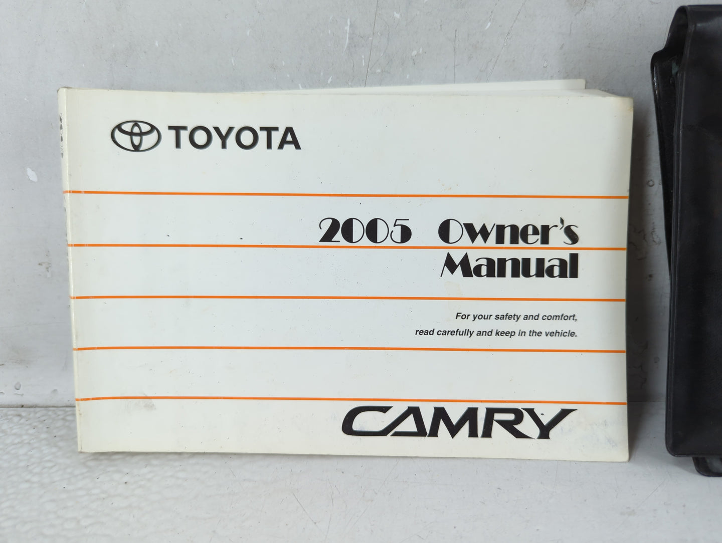 2005 Chevrolet Camaro Owners Manual Book Guide P/N:01999-33684 OEM Used Auto Parts - Oemusedautoparts1.com