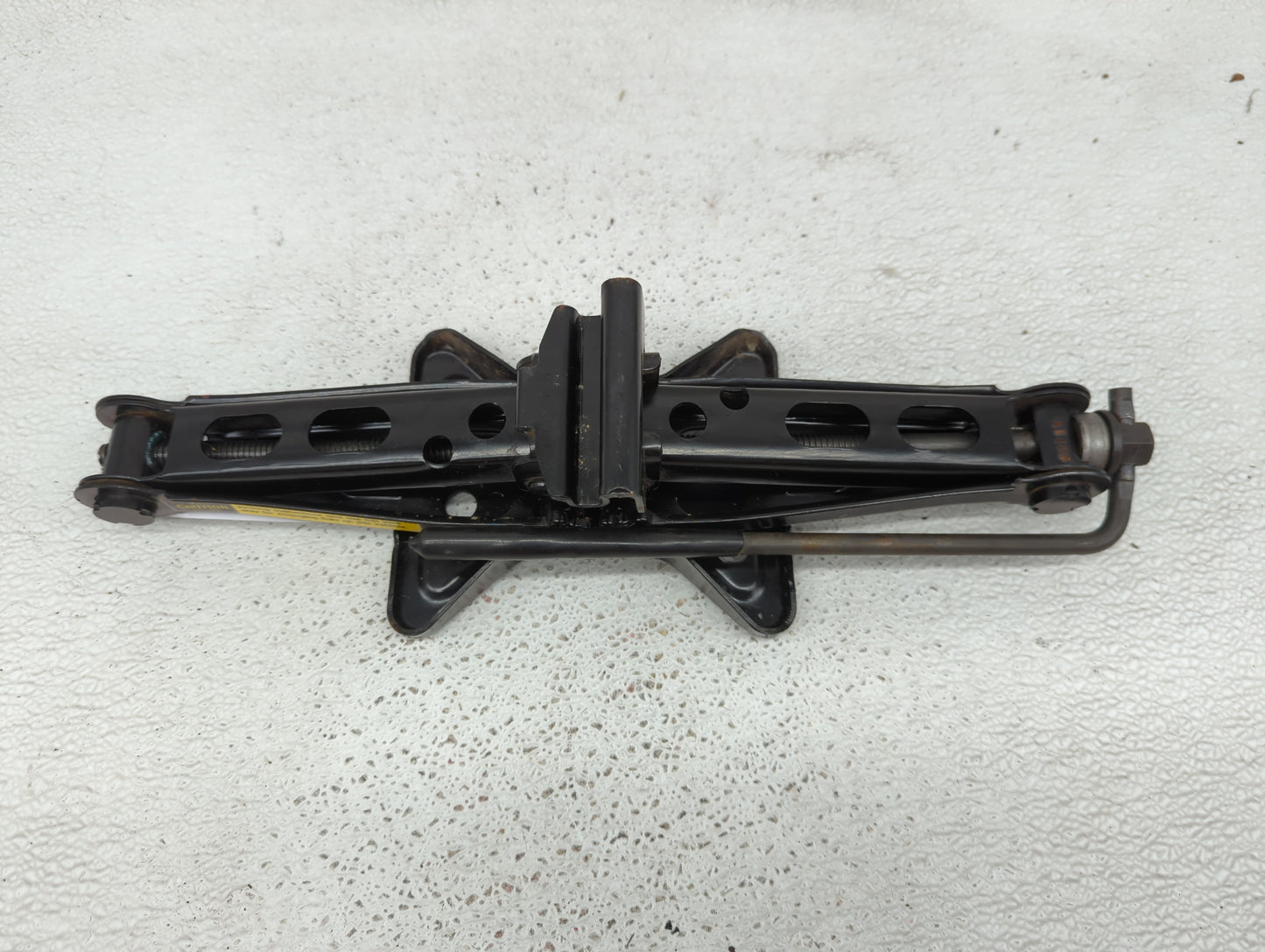 2005 Chevrolet Cavalier Spare Scissor Car Jack - Oemusedautoparts1.com