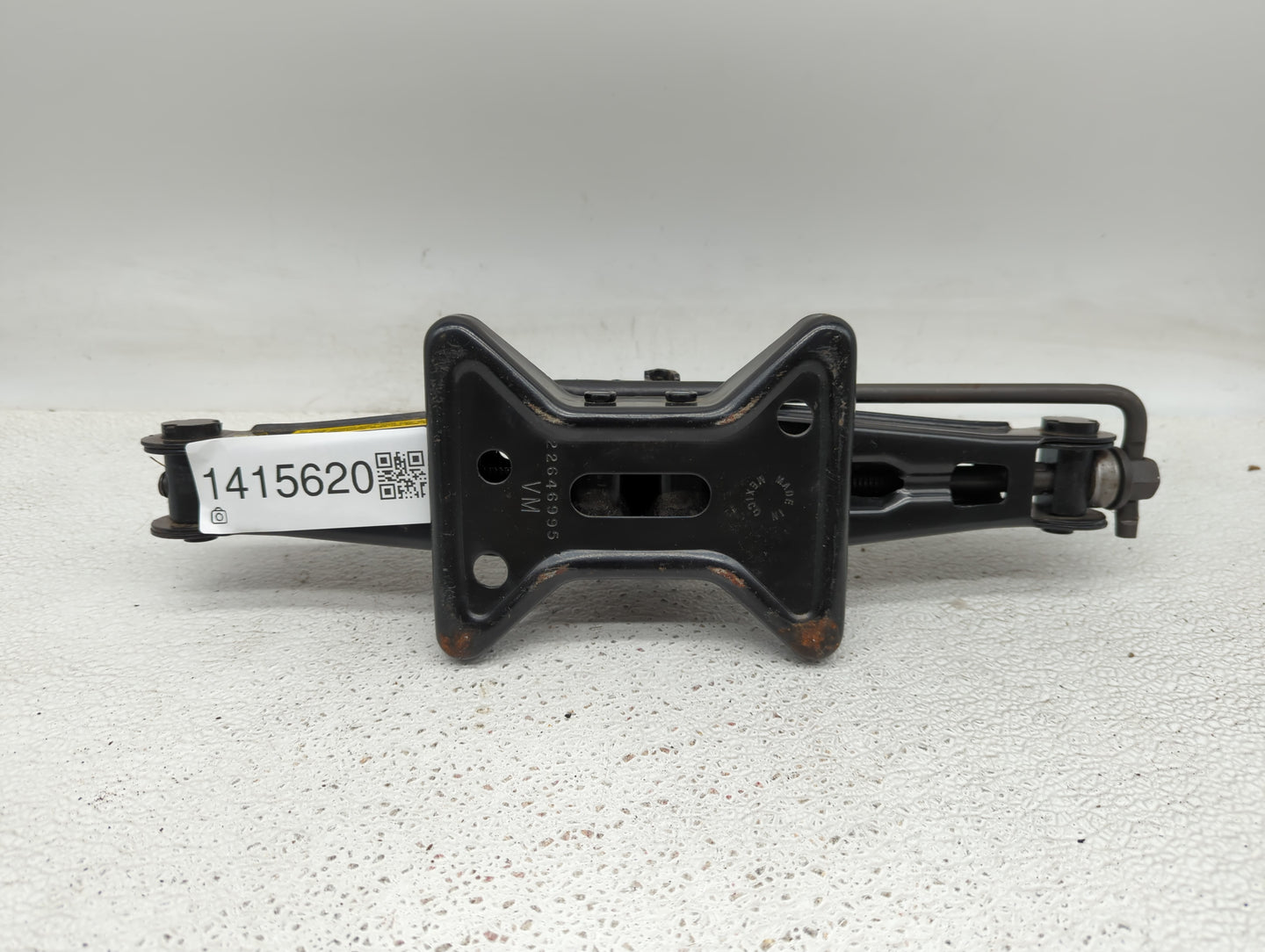 2005 Chevrolet Cavalier Spare Scissor Car Jack - Oemusedautoparts1.com