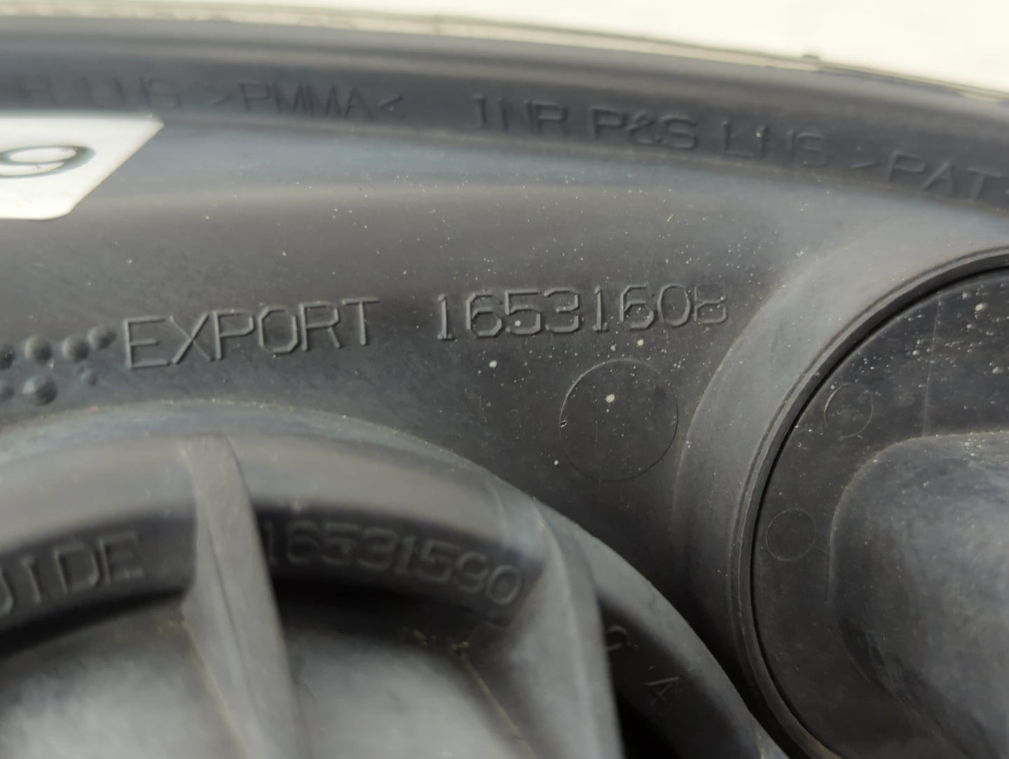 2003 Chevrolet Cavalier Passenger Right Oem Head Light Headlight Lamp - Oemusedautoparts1.com