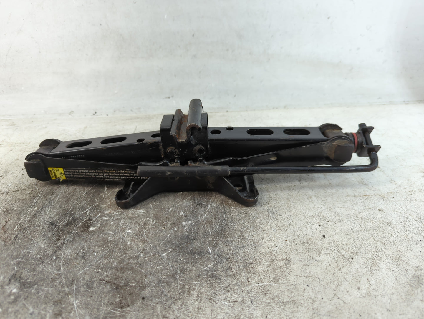 2005 Chevrolet Cavalier Spare Scissor Car Jack - Oemusedautoparts1.com