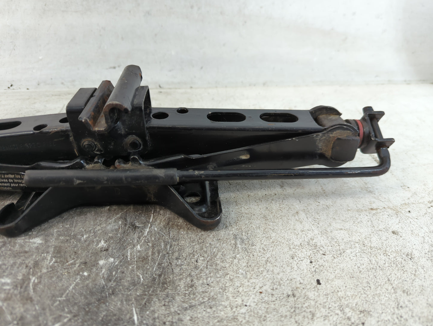 2005 Chevrolet Cavalier Spare Scissor Car Jack - Oemusedautoparts1.com