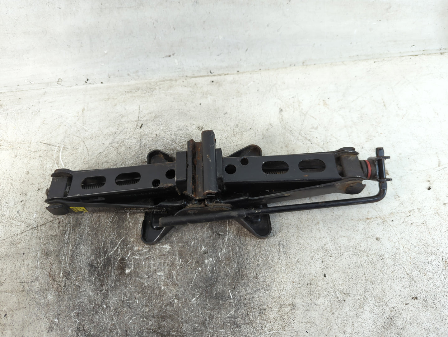 2005 Chevrolet Cavalier Spare Scissor Car Jack - Oemusedautoparts1.com