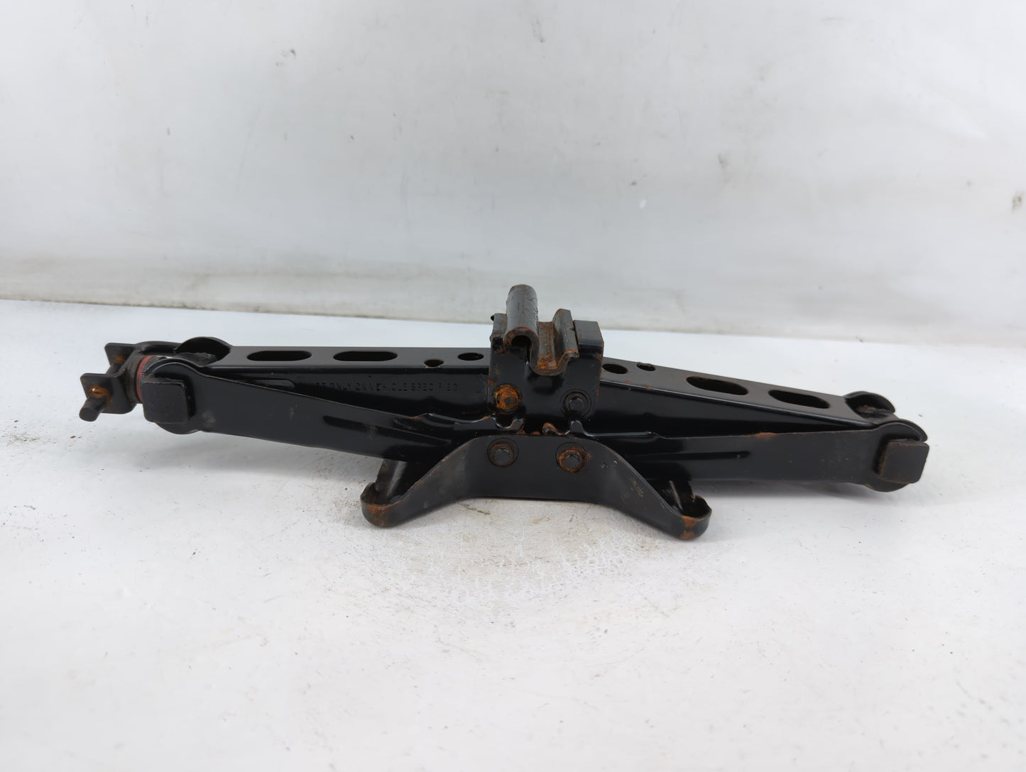 2005 Chevrolet Cavalier Spare Scissor Car Jack - Oemusedautoparts1.com