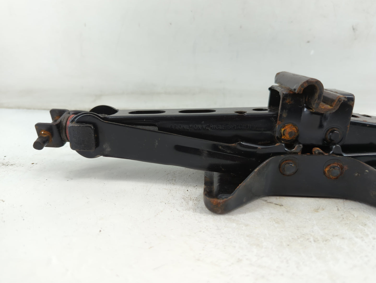 2005 Chevrolet Cavalier Spare Scissor Car Jack - Oemusedautoparts1.com