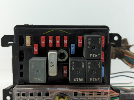 2005 Chevrolet Classic Fusebox Fuse Box Panel Relay Module P/N:10372892 Fits OEM Used Auto Parts
