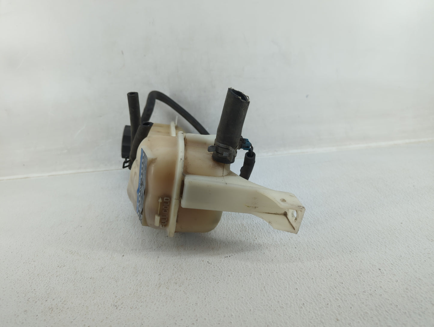 2005 Chevrolet Classic Radiator Coolant Overflow Expansion Tank Bottle - Oemusedautoparts1.com
