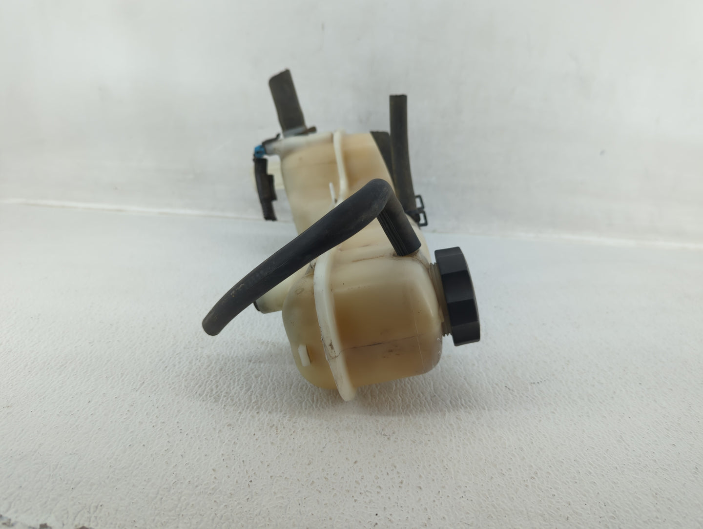 2005 Chevrolet Classic Radiator Coolant Overflow Expansion Tank Bottle - Oemusedautoparts1.com