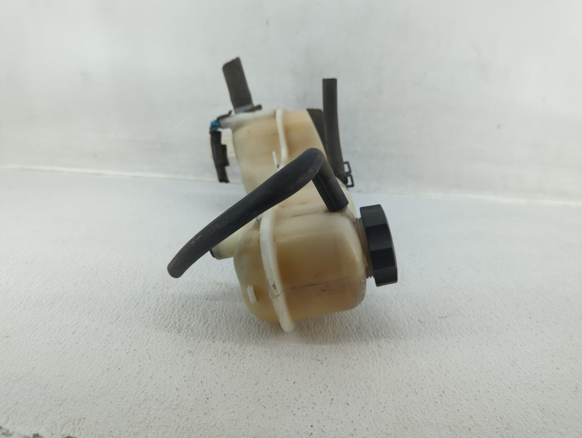 2005 Chevrolet Classic Radiator Coolant Overflow Expansion Tank Bottle - Oemusedautoparts1.com