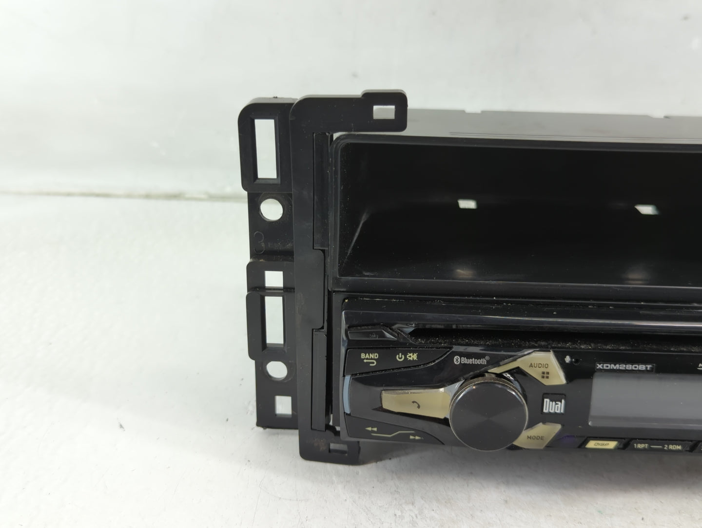 2005-2006 Chevrolet Cobalt Radio AM FM Cd Player Receiver Replacement Fits Fits 2005 2006 OEM Used Auto Parts - Oemusedautop