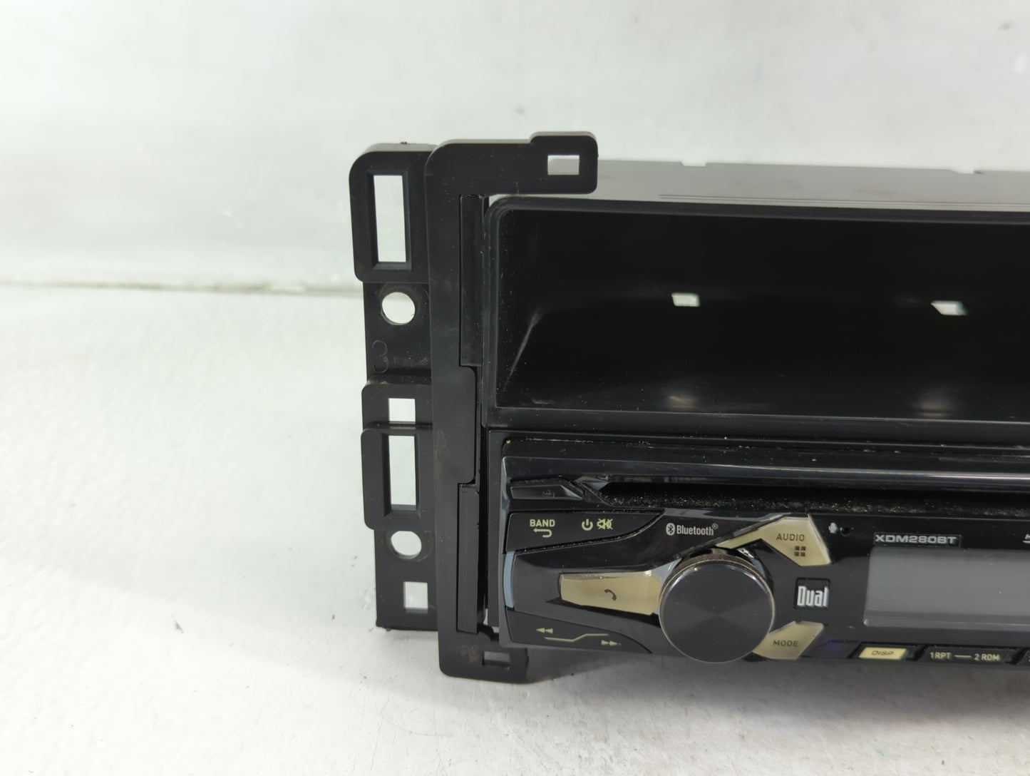 2005-2006 Chevrolet Cobalt Radio AM FM Cd Player Receiver Replacement Fits Fits 2005 2006 OEM Used Auto Parts - Oemusedautop