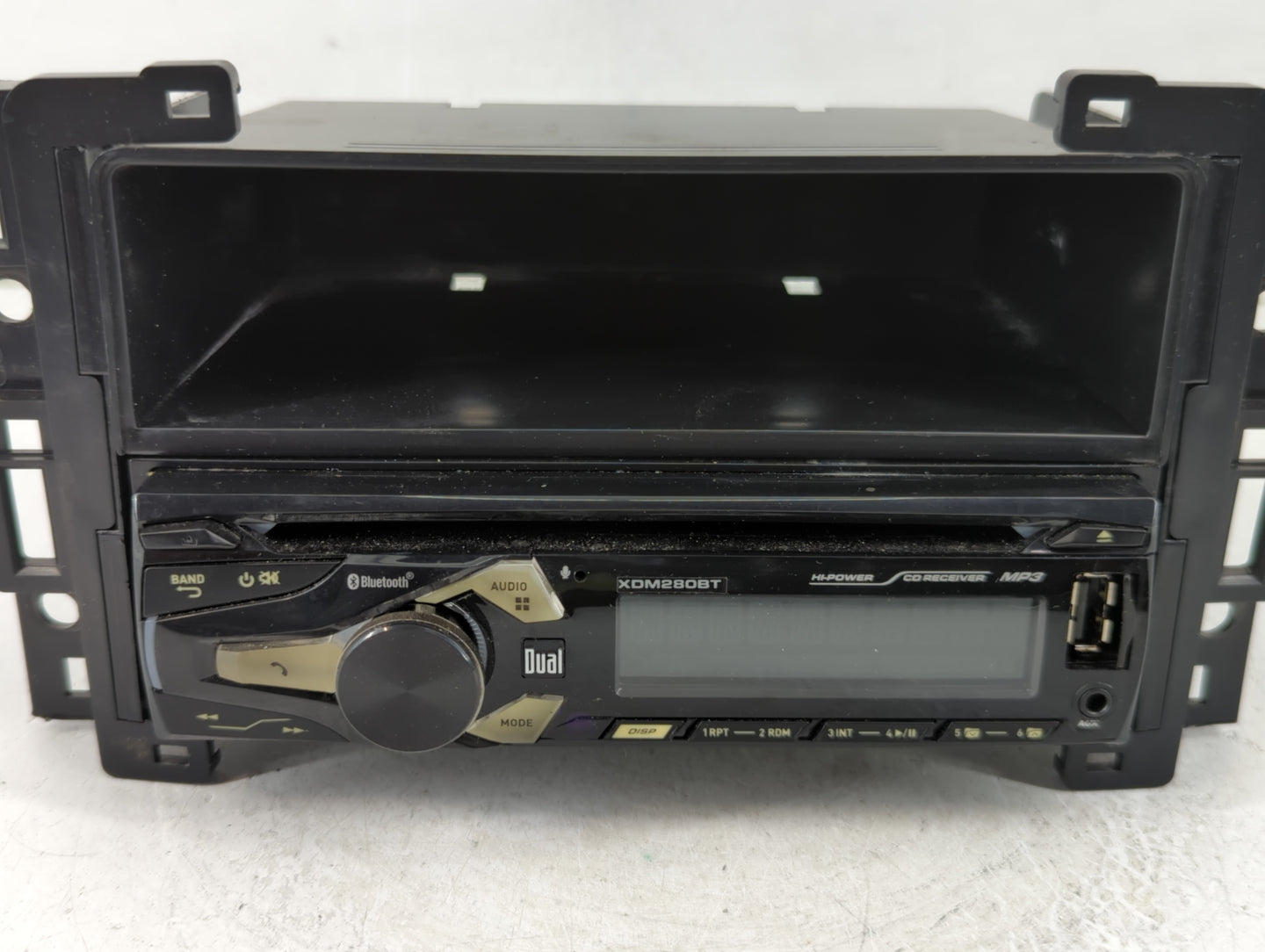 2005-2006 Chevrolet Cobalt Radio AM FM Cd Player Receiver Replacement Fits Fits 2005 2006 OEM Used Auto Parts - Oemusedautop