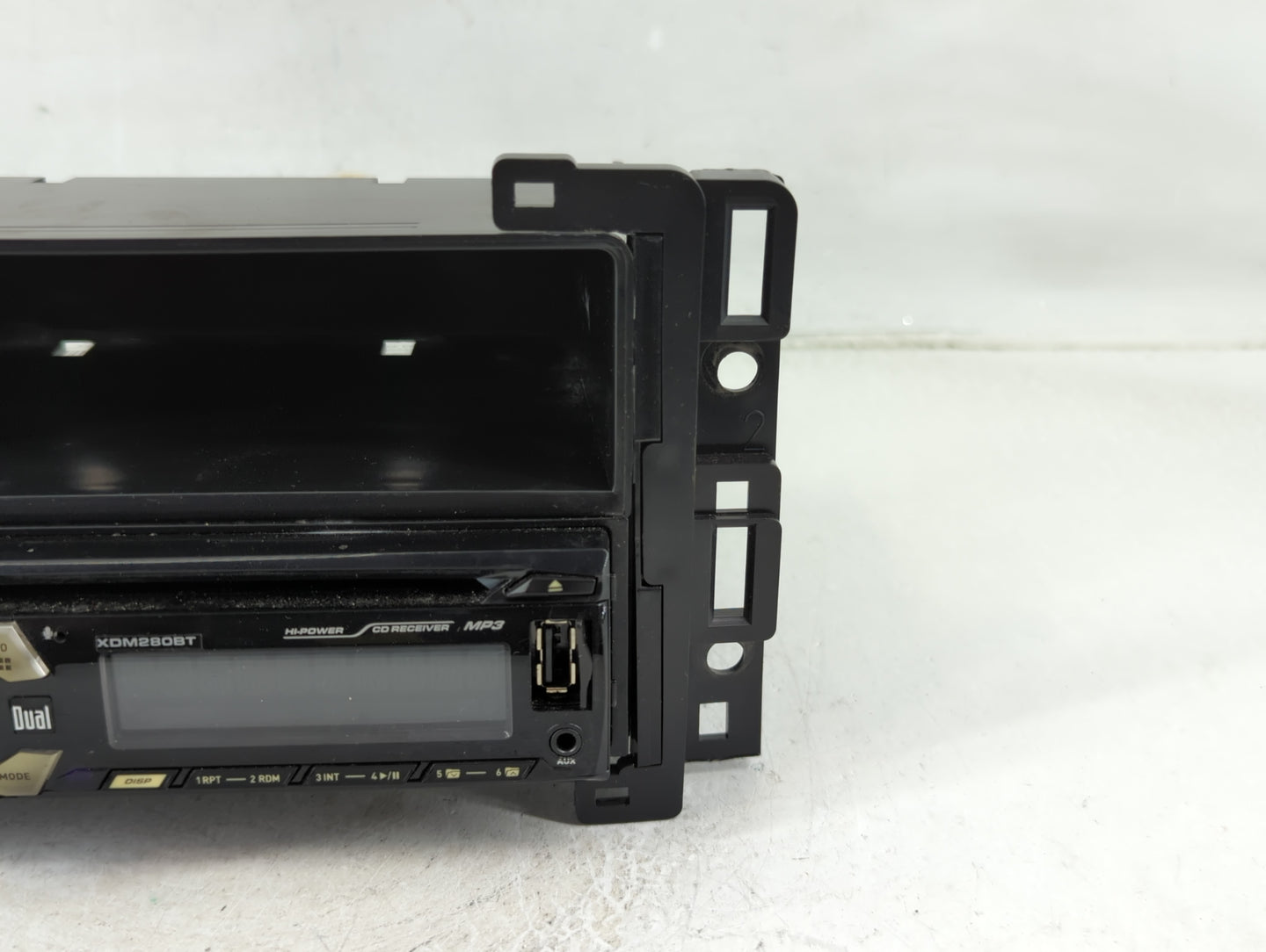2005-2006 Chevrolet Cobalt Radio AM FM Cd Player Receiver Replacement Fits Fits 2005 2006 OEM Used Auto Parts - Oemusedautop